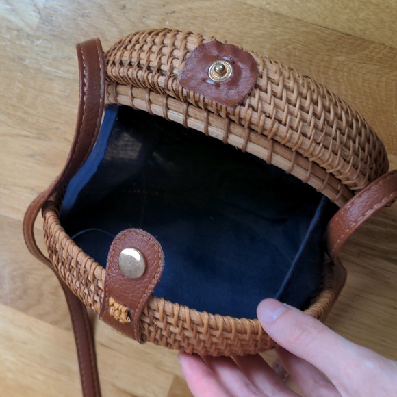 Circular Wicker Basket Purse - Picture 3 of 3